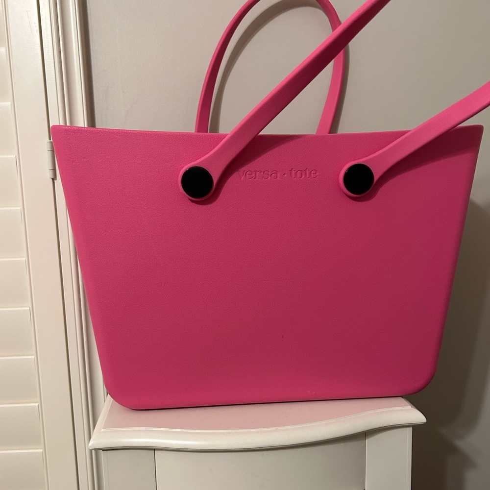 11.5 by 17.5 brand new versa tote